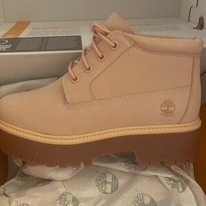 Timberland Women's Light Pink Lace Up Boots !!